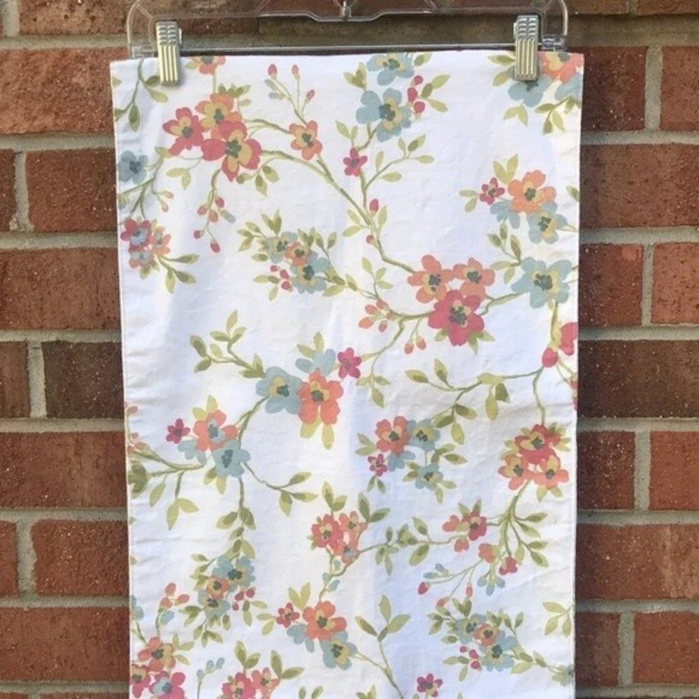Cynthia Rowley Floral Table Runner